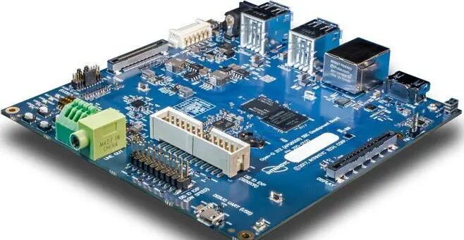 자동차 응용 분야를 위한 FR-4 재질 4 레이어 및 0.10mm 최소 홀 직경의 빠른 턴 PCB 조립
